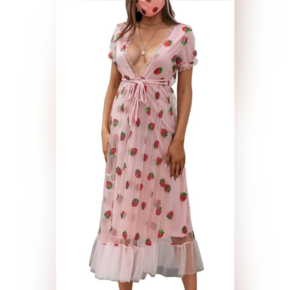 Dresses & Skirts - 🌞Strawberry Sweet Dress